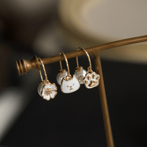 Gold-cat-earrings-pearl-cat-earrings-cat-paw-earrings